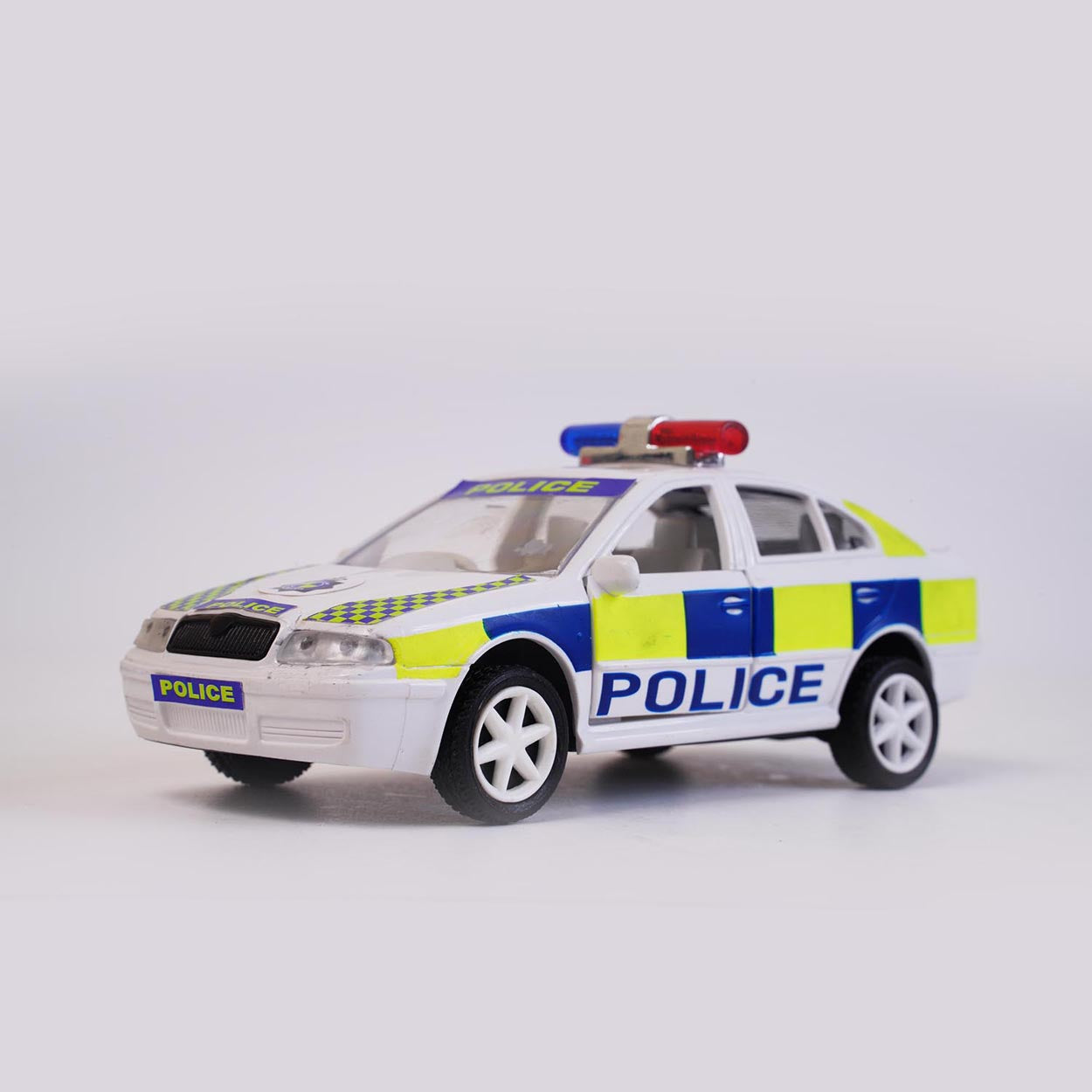 Skuba Hot Pursuit UK Police Car (AIG-151) – Pull‑Back Toy Police Car