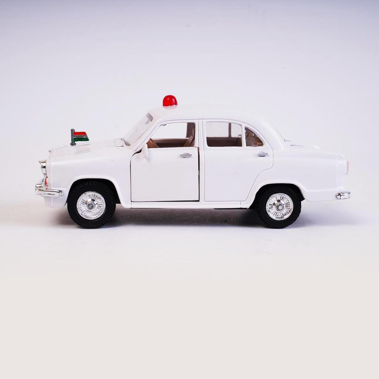 Ambassador VIP (AIG-177) – Pull‑Back Toy Car with Openable Doors