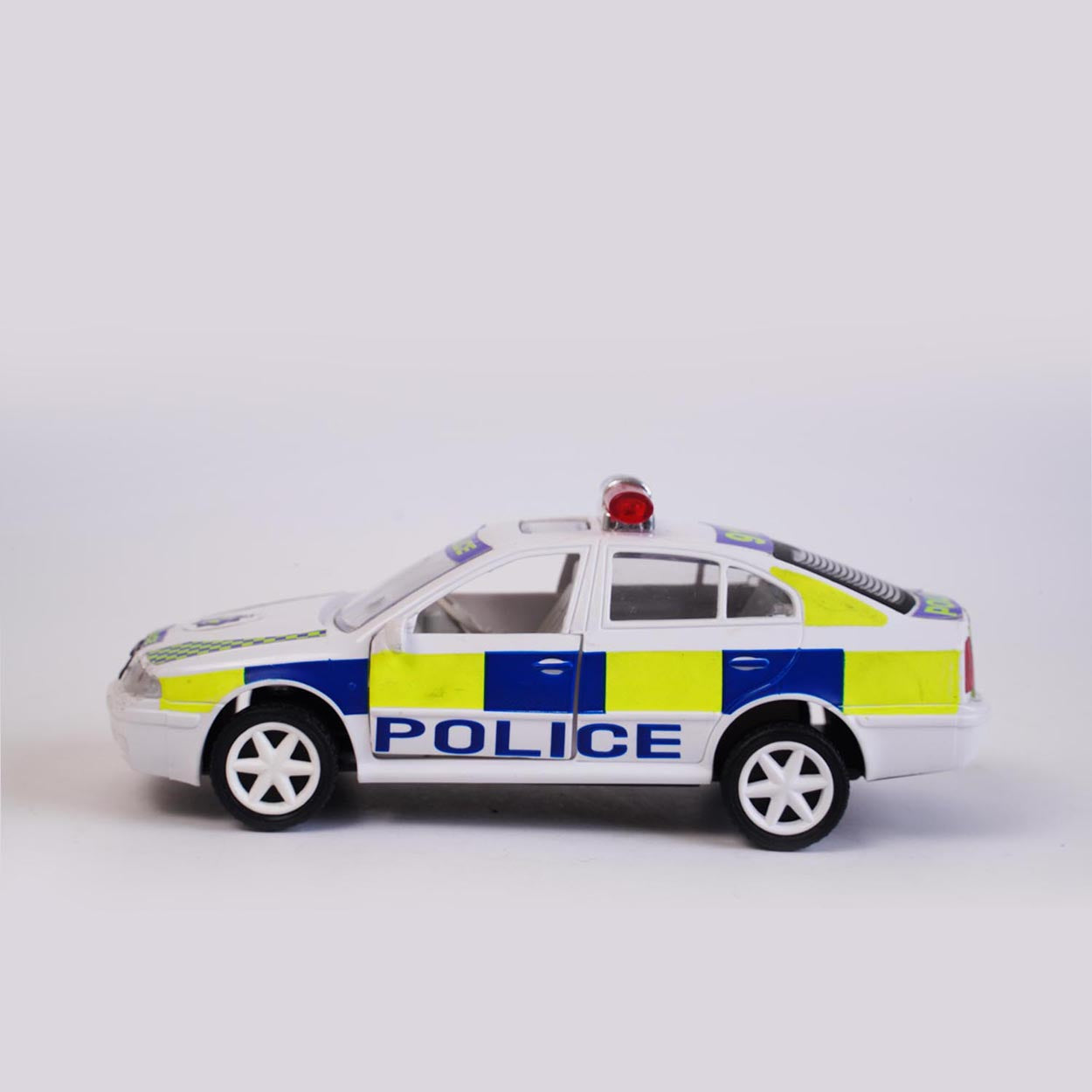 Skuba Hot Pursuit UK Police Car (AIG-151) – Pull‑Back Toy Police Car