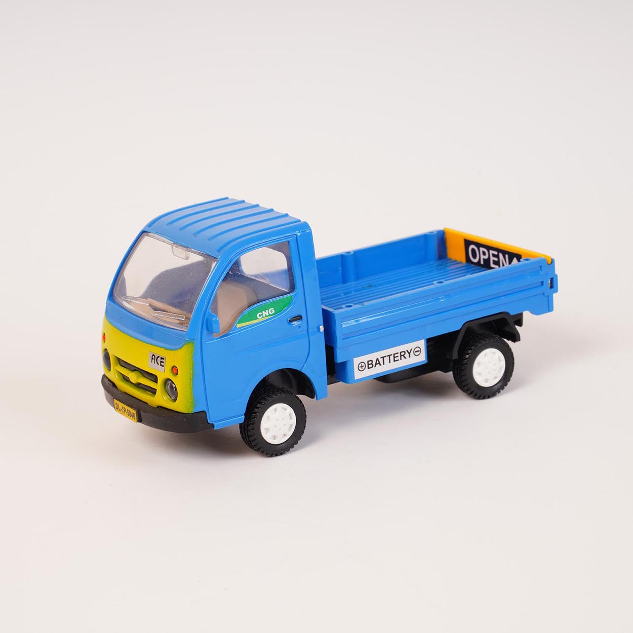 AIG ACE Mini Cargo Truck – Pull-Back Action Toy Vehicle for Kids, Realistic Mini Tata Ace Model