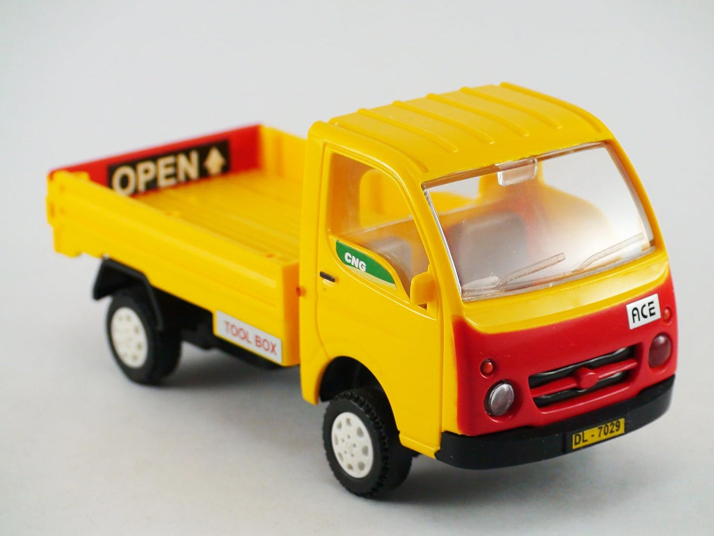 AIG ACE Mini Cargo Truck – Pull-Back Action Toy Vehicle for Kids, Realistic Mini Tata Ace Model
